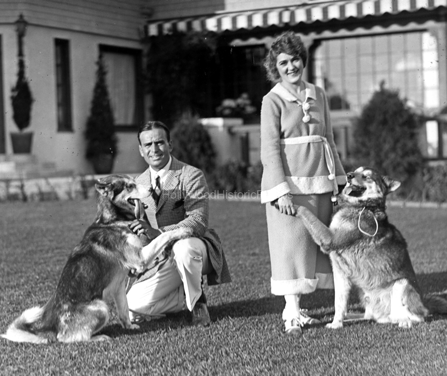 Mary Pickford 1923 Douglas Fairbanks German Shepherds.jpg